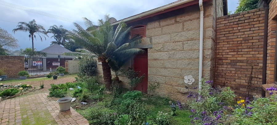 To Let 3 Bedroom Property for Rent in Lemoenkloof Western Cape